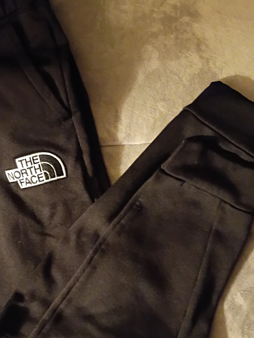 The North Face  Mens Black Jogger Sweatpants with Logo